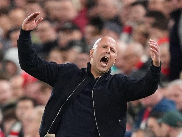 Liverpool zdrobește Galatasaray și se pregătește de duelul cu PSG în Champions League Liverpool a demonstrat din nou forța în Champions League, reușind o victorie categorică, scor 4-0, împotriva echipei Galatasaray