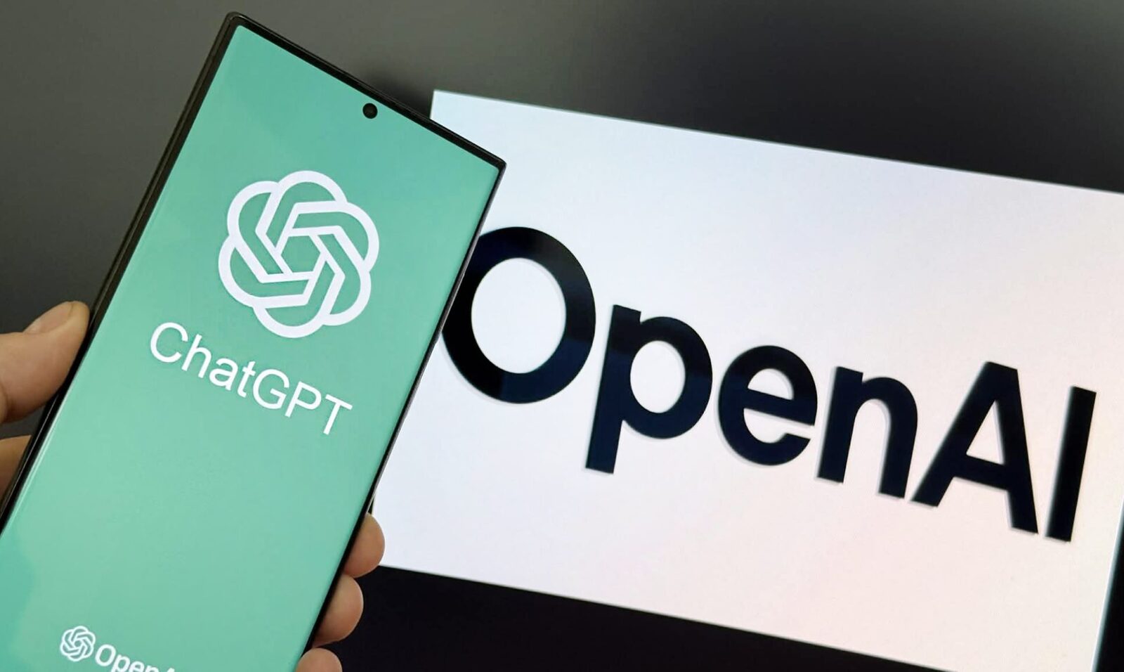OpenAI lansează noi modele GPT-5.4, promisiunea fiind acces mai rapid și costuri mai mici OpenAI anunță lansarea a două noi modele de inteligență artificială, GPT-5.4 mini și GPT-5.4 nano, cu scopul de a face tehnologia AI mai accesibilă și mai eficientă