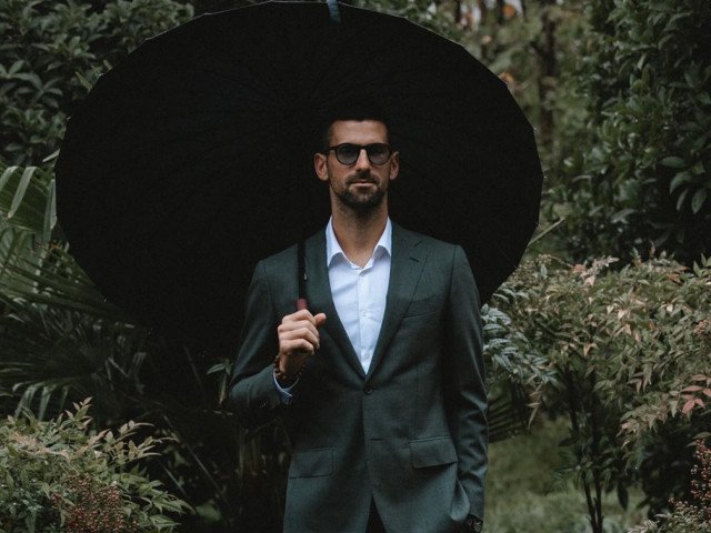 Djokovic, suporter de lux pentru Bosnia-Herțegovina în drumul spre Mondialul din 2026 Novak Djokovic, celebrul tenismen sârb, va fi prezent pe stadionul din Zenica pentru a susține naționala de fotbal a Bosniei-Herțegovina în meciul crucial împotriva Italiei