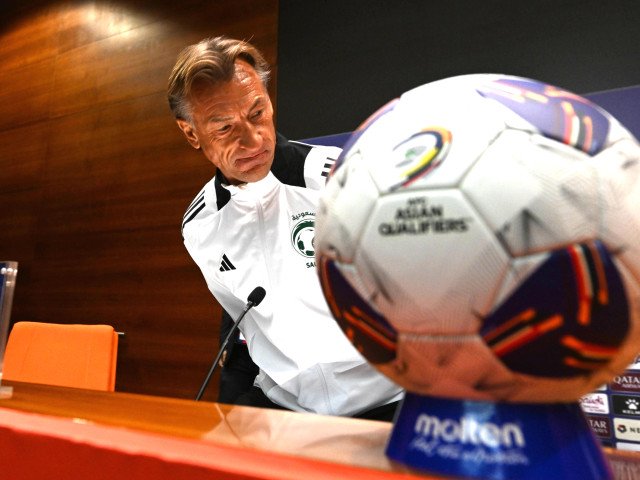 O altă țară schimbă selecționerul înainte de Cupa Mondială