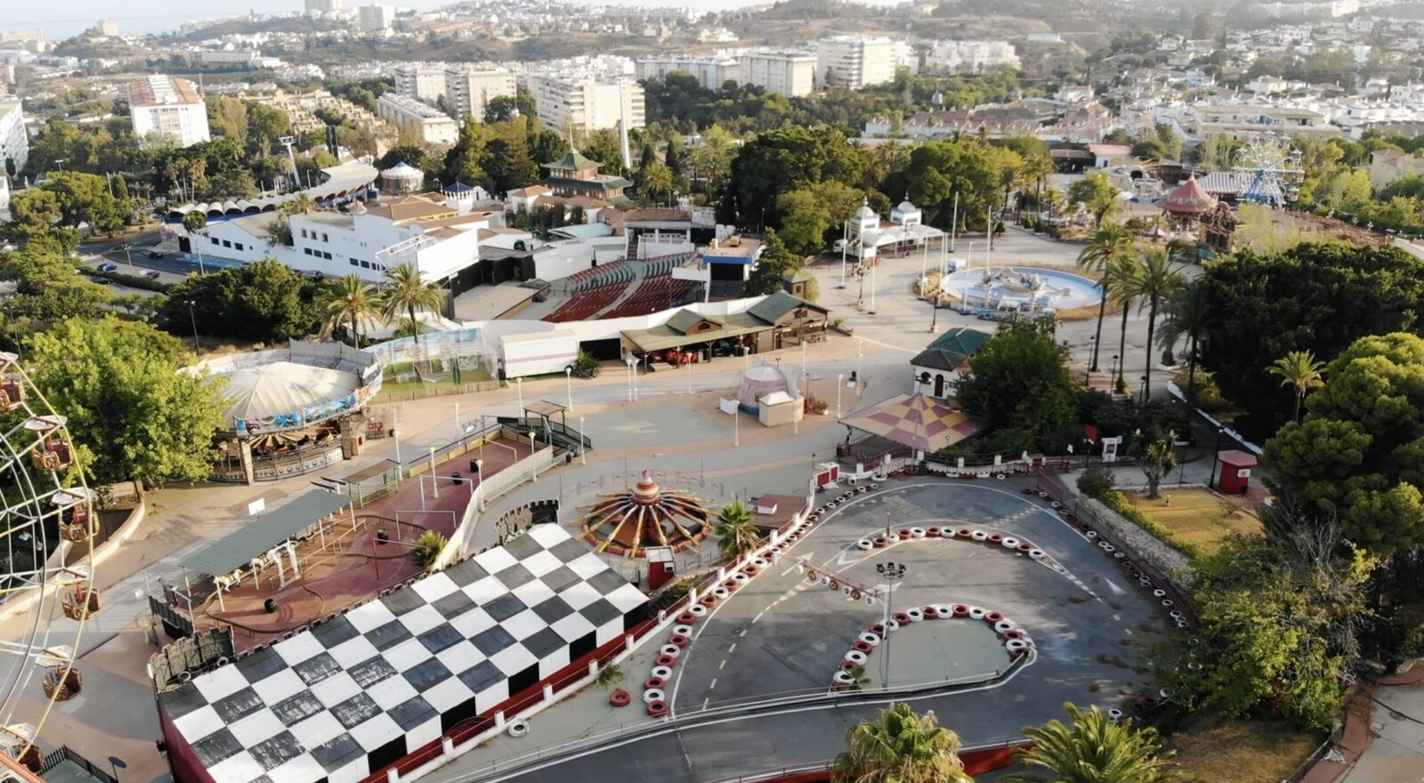 Parcul de distracții Tivoli World din Spania se redeschide în 2026, după o investiție majoră Celebrul parc de distracții Tivoli World din Benalmádena, Spania, va fi redeschis publicului în anul 2026, după o perioadă de cinci ani de închidere