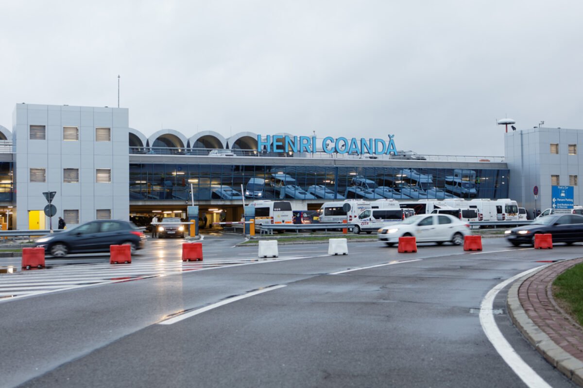 Noua șosea spre Aeroportul Otopeni va reduce timpul de călătorie de la 20 de minute la două Compania Națională de Investiții Rutiere a transmis documentația pentru licitația privind construcția unei noi legături rutiere între Autostrada A0 și Aeroportul Internațional Henri Coandă – Otopeni