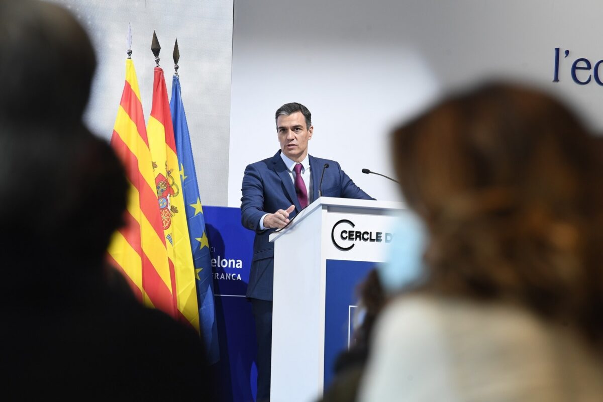 Un aliat, plasat în afara consensului: o analiză a dinamicii diplomatice O analiză aprofundată a cotidianului […], dezvăluie un tipar recurent în istoria diplomatică, un model care se manifestă atunci când un stat aliat se poziționează, prin decizii interne sau erori de judecată, într-o zonă gri, situată în afara consensului alianței și, paradoxal, în sfera discursivă a adversarilor sau chiar a dușmanilor acesteia