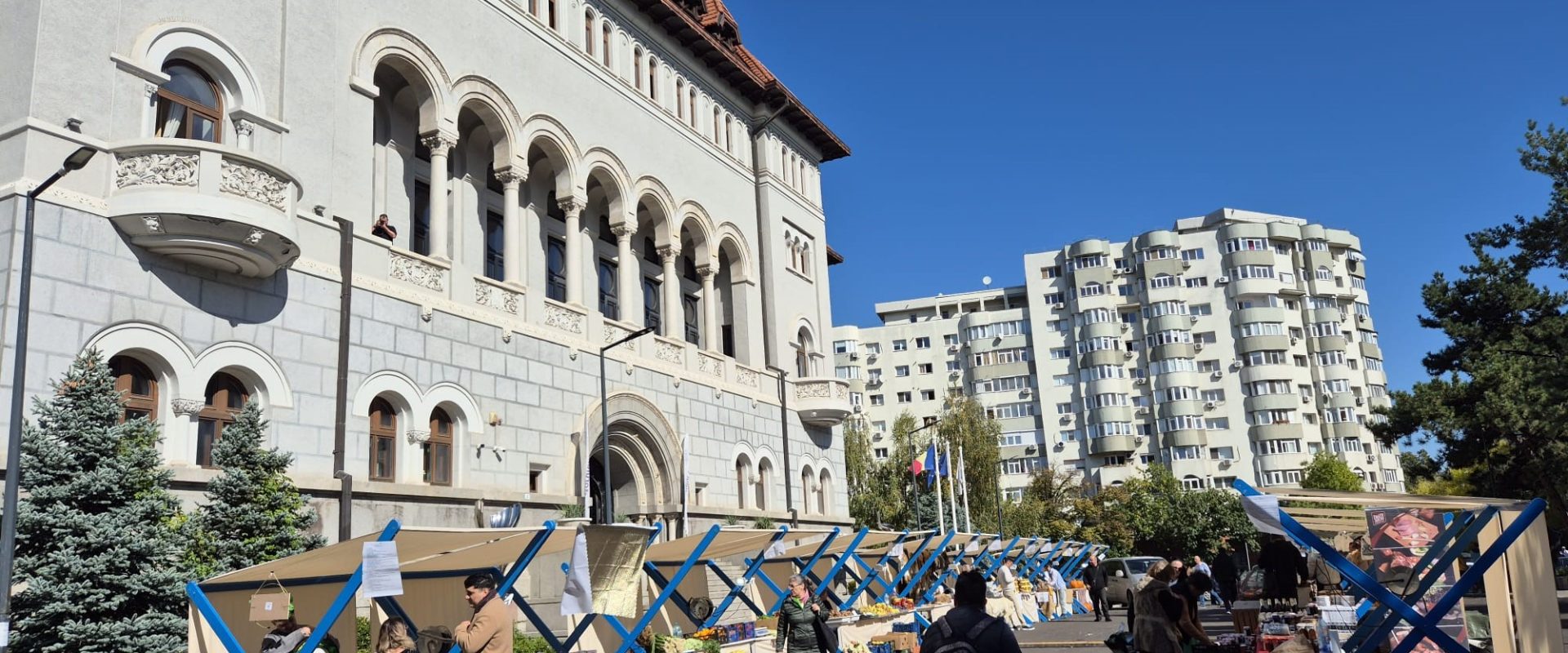 Piața volantă revine în Sectorul 1: produse proaspete și program extins Bucureștenii din Sectorul 1 sunt invitați la piața volantă, care își va deschide porțile în perioada 20-22 martie 2026, chiar în fața primăriei