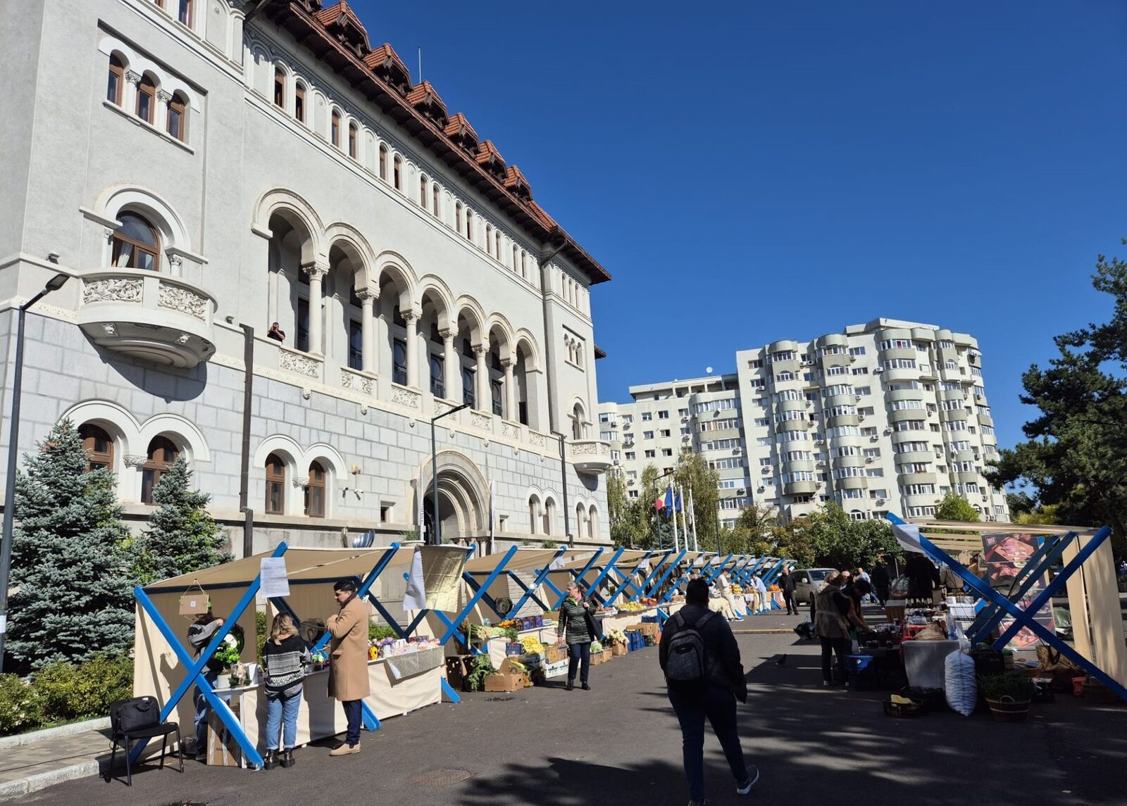 Piața volantă revine în Sectorul 1: produse proaspete și program extins Bucureștenii din Sectorul 1 sunt invitați la piața volantă, care își va deschide porțile în perioada 20-22 martie 2026, chiar în fața primăriei