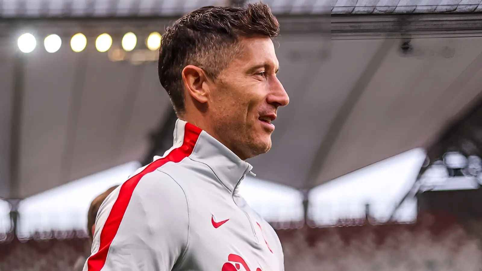 Polonia și Albania se înfruntă în barajul pentru mondial: Miza este uriașă Meciul dintre Polonia și Albania, programat joi seara, de la ora 21:45, pe stadionul „PGE Narodowy” din Varșovia, este mult mai mult decât un simplu meci de fotbal