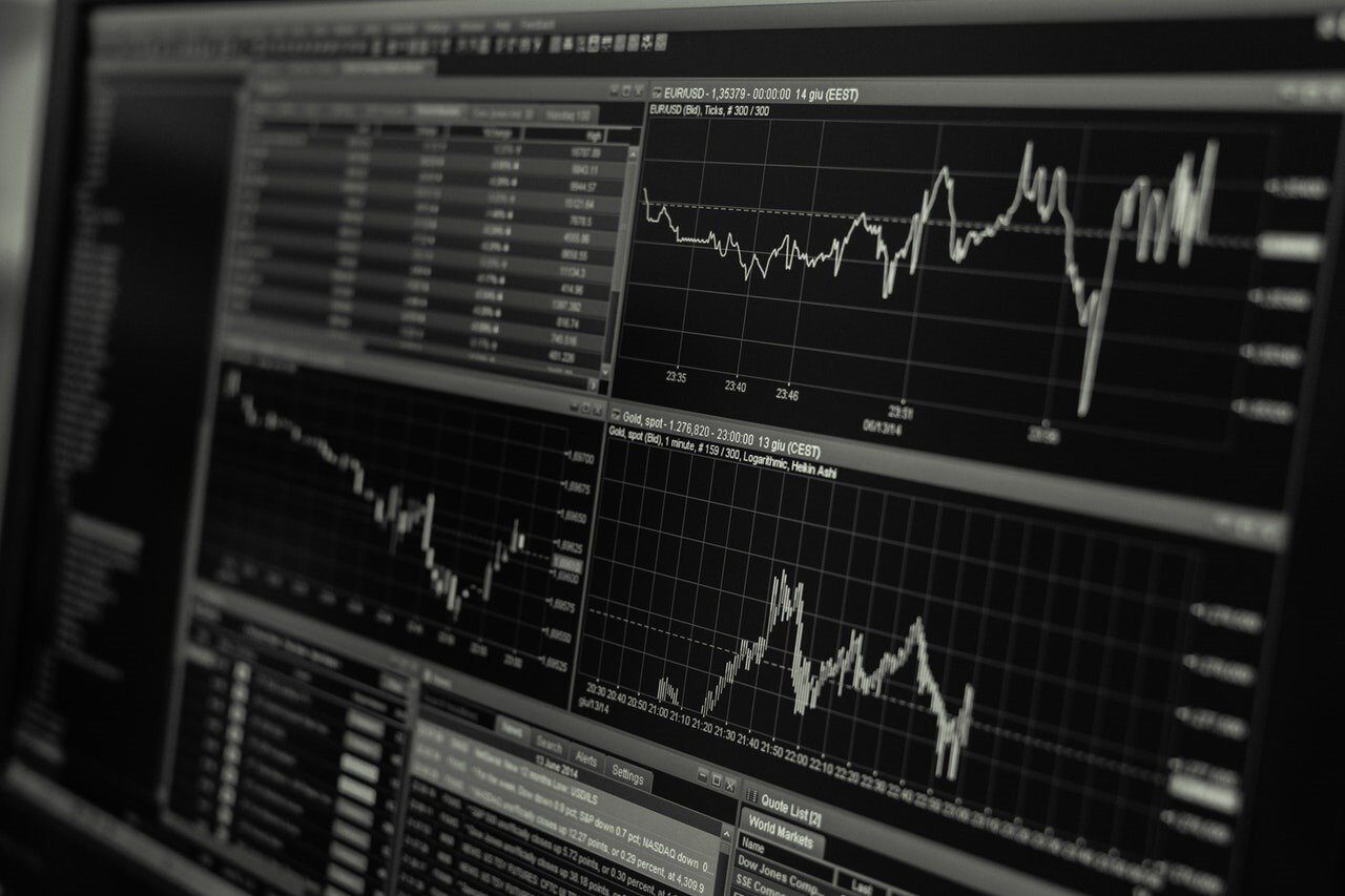 România, confirmată la BBB de agenția japoneză JCR; perspectivă stabilă Agenția de rating japoneză Japan Credit Rating Agency (JCR) a reconfirmat vineri, 27 martie, ratingul de țară al României la BBB (pentru valută) și BBB+ (pentru moneda locală)