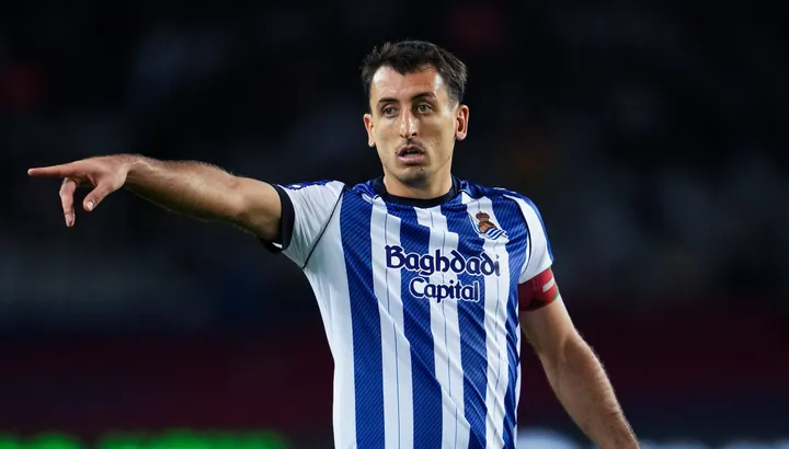 Real Sociedad și Osasuna se înfruntă în La Liga: puncte vitale pentru ambițiile europene Real Sociedad și Osasuna se întâlnesc duminică seară într-un meci crucial din La Liga, ambele echipe dorind să revină pe drumul victoriei