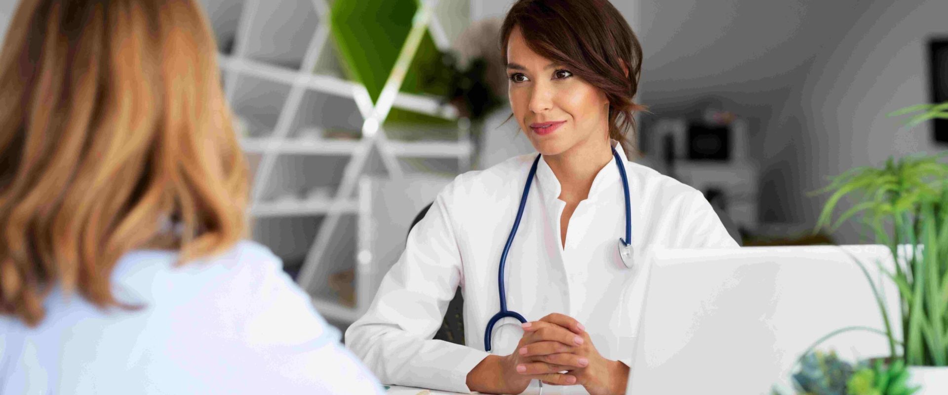 O nouă abordare a relației medic-pacient: accentul pe experiența personală Relația dintre pacienți și medici se transformă, observându-se o schimbare majoră în așteptările legate de actul medical