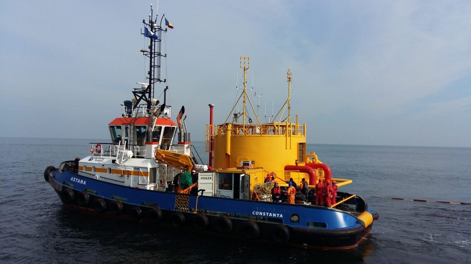 Căutările continuă la Midia: Scafandri militari în misiune pentru găsirea marinarilor dispăruți Forțele Navale Române au reluat sâmbătă, 21 martie, operațiunile de căutare a persoanelor dispărute în urma scufundării remorcherului „Astana”, în zona portului Midia