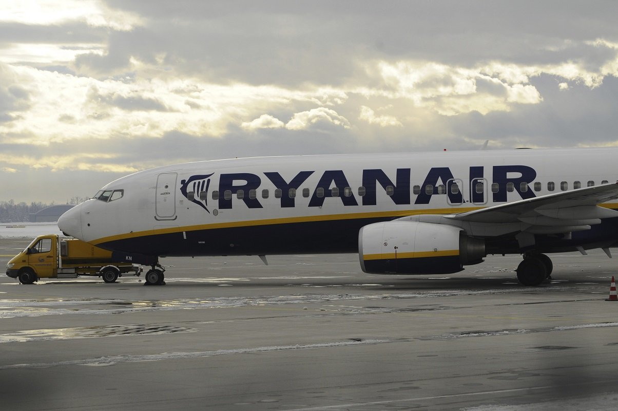 Ryanair reduce sute de zboruri în 2026, afectând milioane de pasageri Compania aeriană Ryanair va reduce semnificativ numărul zborurilor operate în 2026, o decizie care va afecta milioane de pasageri