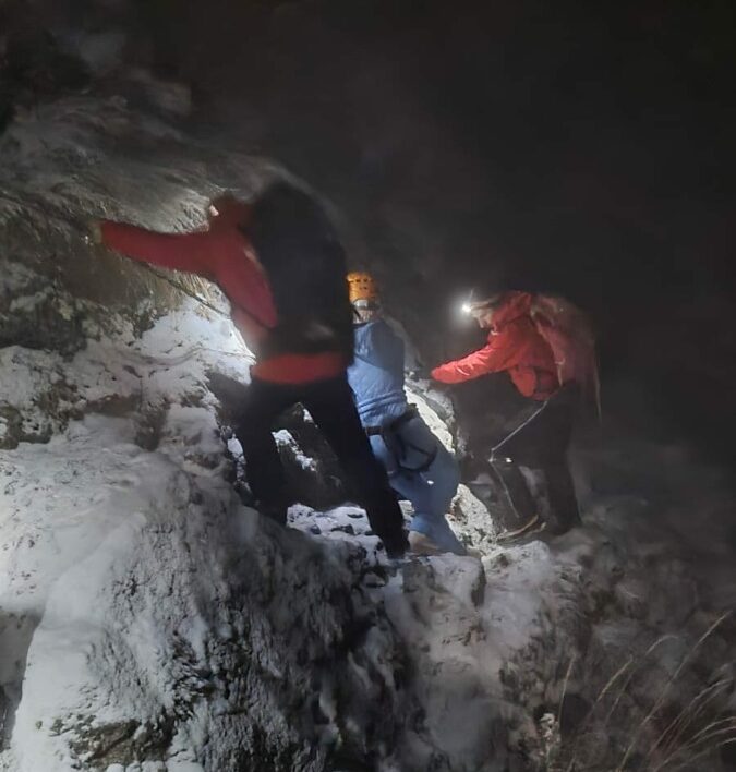 Un tânăr ucrainean a fost găsit decedat de salvatorii montani în Maramureș, după ce fusese dat dispărut pe munte
