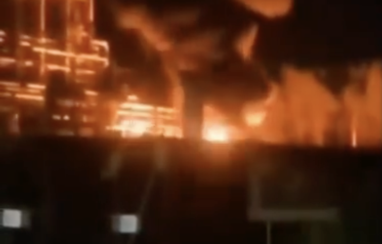 Ucraina revendică atacul cu dronă asupra unui terminal petrolier rusesc, ignorând avertismentele SUA Un atac cu dronă asupra unui terminal petrolier din portul Novorossiisk, situat în Marea Neagră, a fost revendicat luni de Ucraina