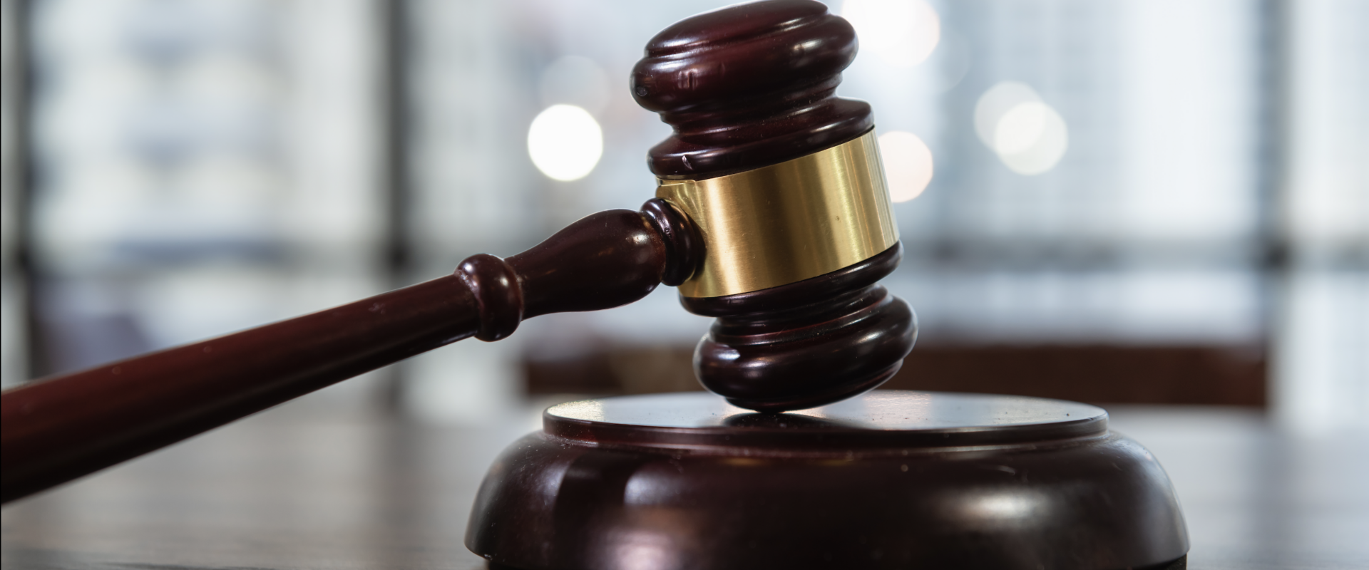 USR propune un pachet legislativ pentru „dezoligarhizarea” justiției Uniunea Salvați România (USR) a anunțat, marți, depunerea unui set de 12 proiecte legislative menite să reformeze sistemul judiciar