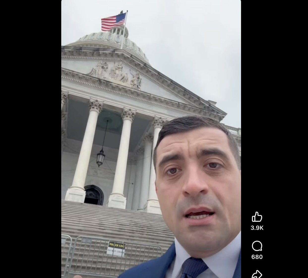 George Simion, liderul AUR, în SUA: dezbateri și teorii despre „salvarea” României George Simion, președintele partidului extremist AUR, se află în Statele Unite ale Americii, participând la o dezbatere alături de „aleși” din diverse țări