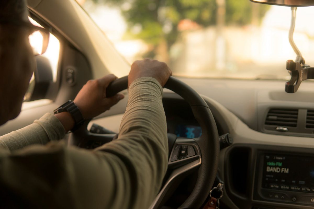 Șoferii riscă suspendarea permisului dacă nu plătesc amenzile: Noile reguli intră în vigoare din august 2026 Începând cu data de 25 august 2026, șoferii care acumulează amenzi rutiere și nu le achită riscă suspendarea permisului de conducere