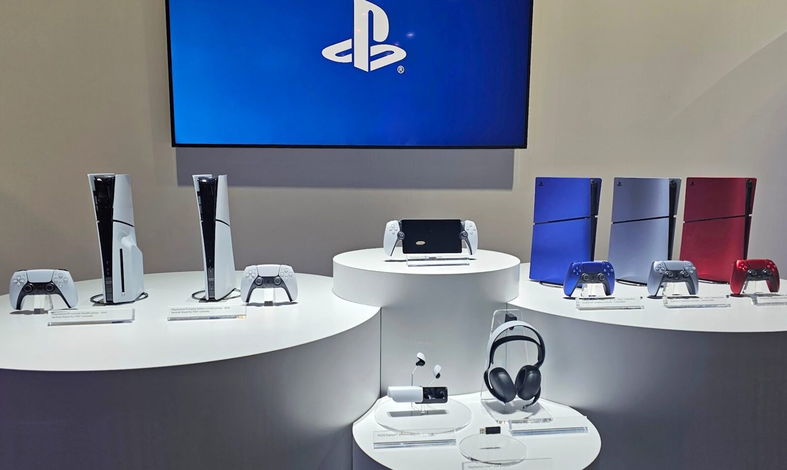 PlayStation 5 se scumpește din nou: Cât vor plăti gamerii pentru noua generație Sony a anunțat o nouă majorare de preț pentru consolele PlayStation 5, lovind puternic în buzunarele gamerilor
