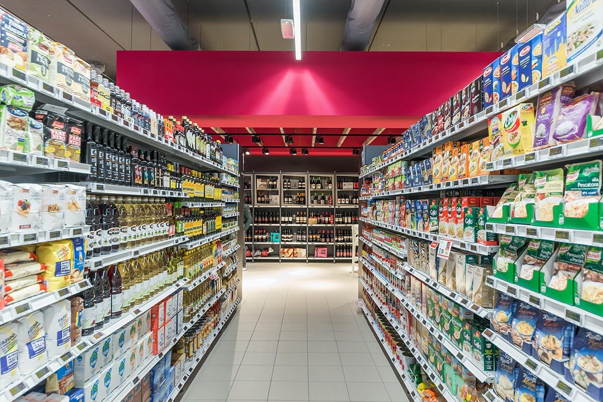 Supermarketul Aurora Multimarket atrage clienții cu reduceri de până la 70% pentru Paște Aurora Multimarket, un lanț de magazine cu prețuri reduse, își așteaptă clienții cu oferte speciale pentru sărbătorile pascale, reducând prețurile cu până la 70% la o gamă largă de produse
