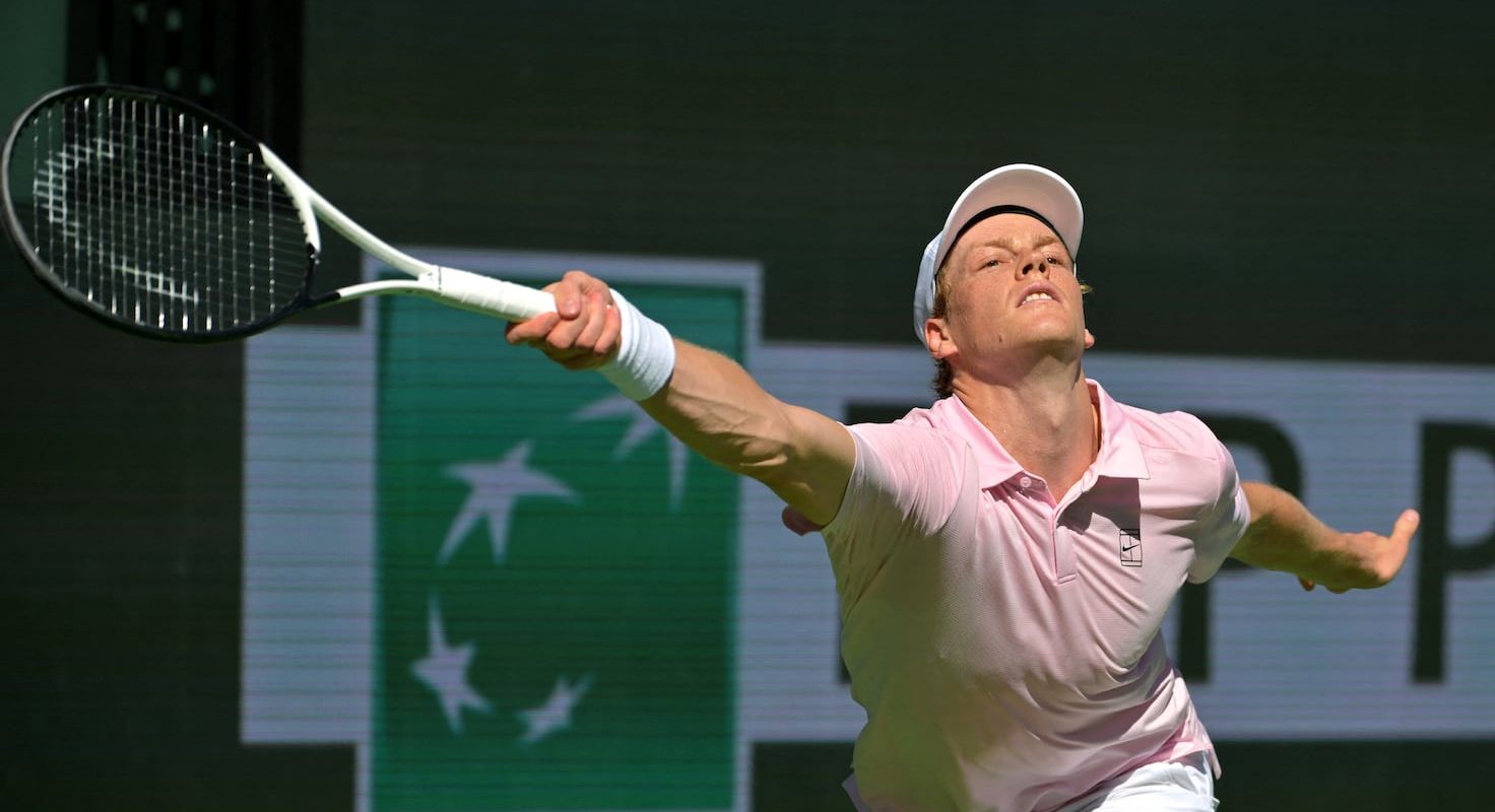 Sinner înfruntă pe Medvedev în finala Masters 1000 Indian Wells Jannik Sinner va juca în această seară, în jurul orei 22:00 (ora României), în finala Masters 1000 de la Indian Wells, după ce l-a învins în semifinale pe Alexander Zverev