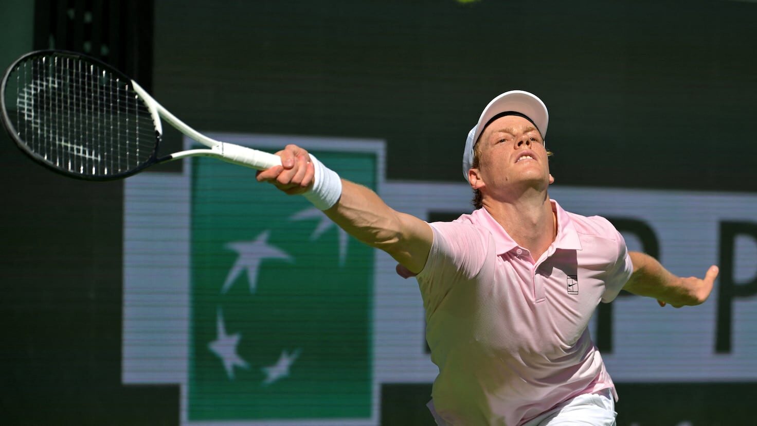 Sinner înfruntă pe Medvedev în finala Masters 1000 Indian Wells Jannik Sinner va juca în această seară, în jurul orei 22:00 (ora României), în finala Masters 1000 de la Indian Wells, după ce l-a învins în semifinale pe Alexander Zverev