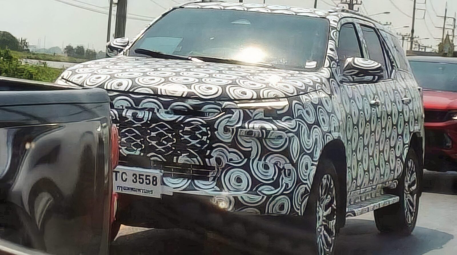 Toyota revoluționează piața auto: SUV-ul electric inspirat de Hilux promite robustețe și versatilitate Toyota se pregătește să lanseze un SUV electric inspirat de modelul Hilux, un vehicul cunoscut pentru rezistența și performanțele sale în condiții dificile