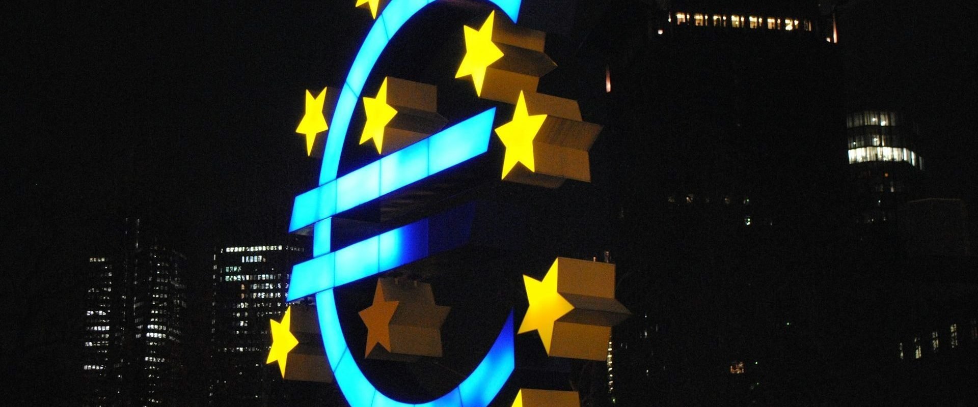 Transferurile în euro vor fi procesate în doar 10 secunde: Noi reglementări schimbă regulile plăților România se aliniază normelor europene privind plățile instantanee în euro, printr-o ordonanță de urgență recent adoptată