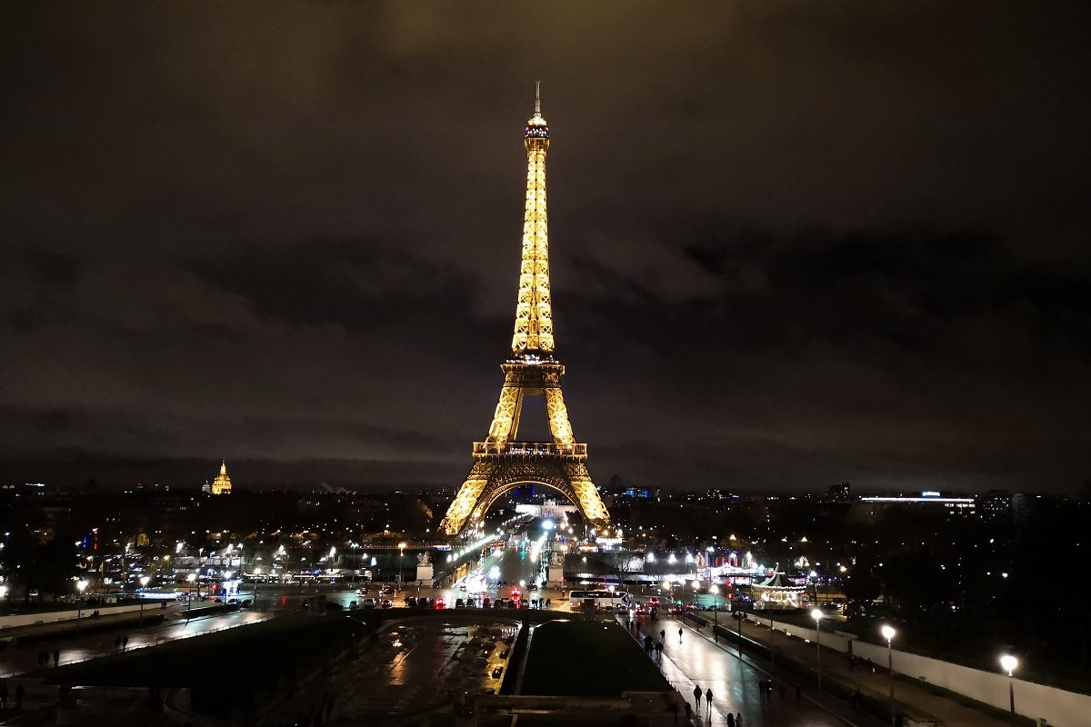 O nouă atracție pentru turiștii de la Turnul Eiffel: un pod suspendat din plasă Vizitatorii Turnului Eiffel au acum o nouă experiență de explorat