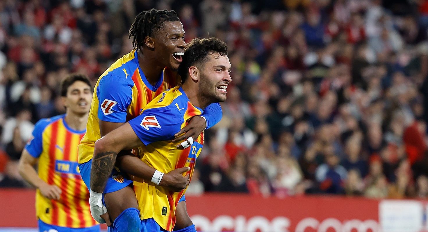 Dimitrievski, eroul de la final, și o defensivă de fier: Valencia învinge Sevilla Valencia a obținut o victorie importantă în fața Sevillei, grație unei prestații solide în apărare și a unui Dimitrievski inspirat, care a salvat echipa în ultimele momente ale partidei