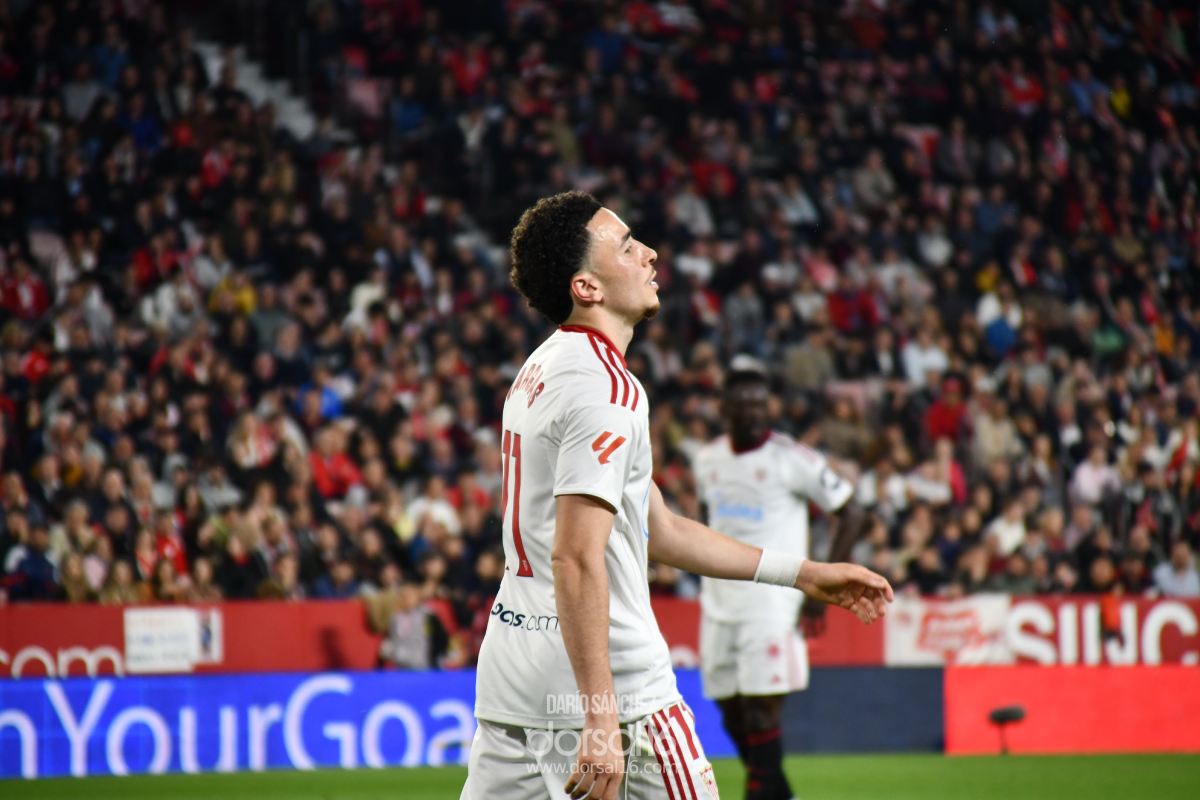 Sevilla, învinsă acasă într-un meci crucial pentru evitarea retrogradării Sevilla FC a suferit o înfrângere usturătoare pe teren propriu, 0-2, în fața Valenciei CF, într-un meci crucial pentru ambele echipe în lupta pentru menținerea în prima ligă spaniolă