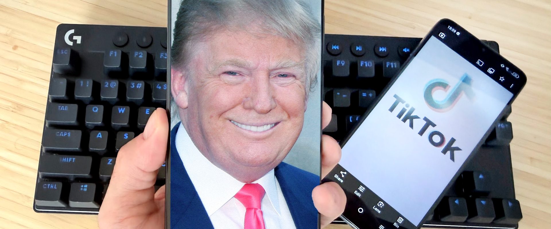 Administrația Trump, acuzată că a perceput o taxă uriașă pentru salvarea TikTok în SUA O controversă majoră zguduie scena politică americană, după ce presa internațională a dezvăluit că administrația Trump ar fi perceput o taxă uriașă pentru a facilita salvarea TikTok pe piața din Statele Unite
