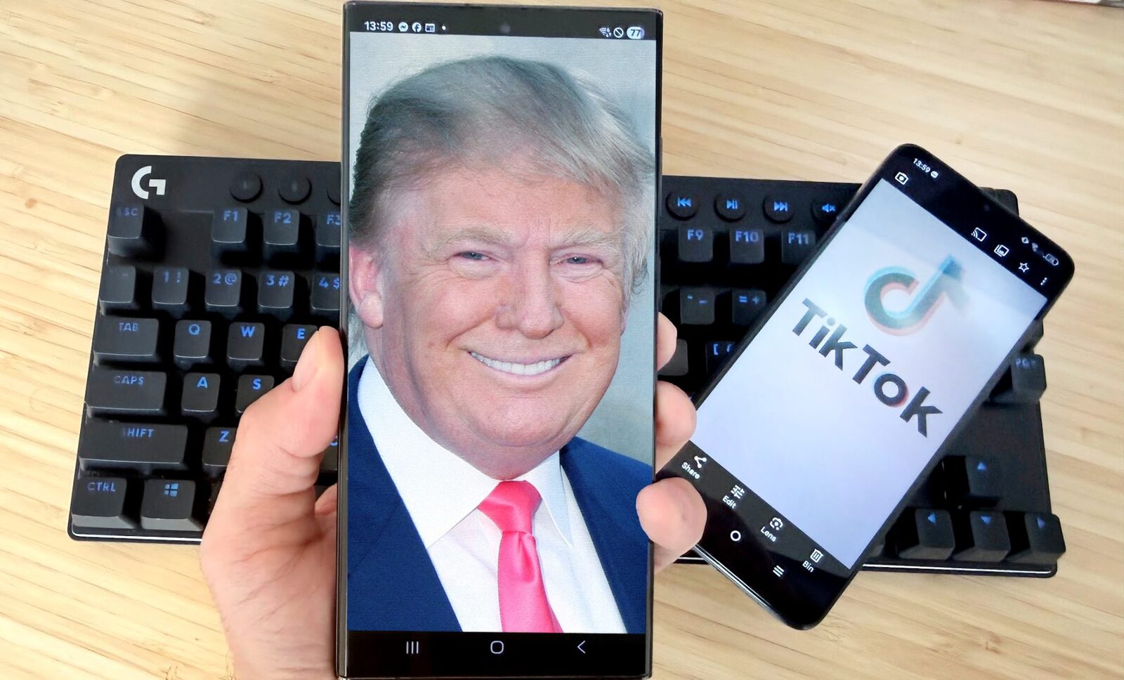 Administrația Trump, acuzată că a perceput o taxă uriașă pentru salvarea TikTok în SUA O controversă majoră zguduie scena politică americană, după ce presa internațională a dezvăluit că administrația Trump ar fi perceput o taxă uriașă pentru a facilita salvarea TikTok pe piața din Statele Unite
