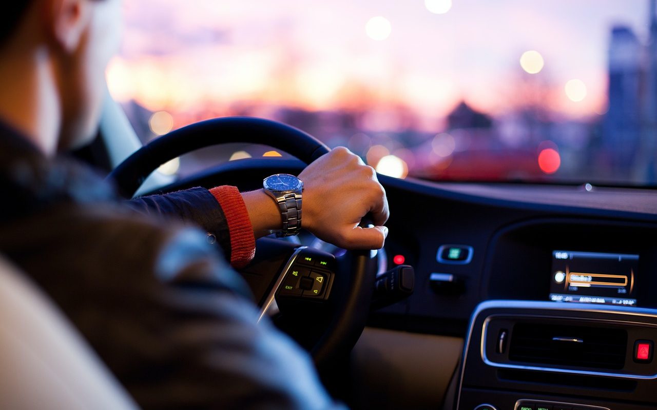 Cum economisești carburant: Sfaturi practice pentru șoferi