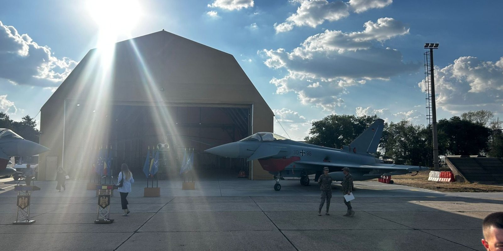 Teheranul amenință România din cauza bazelor militare americane Ministerul Afacerilor Externe (MAE) a reacționat luni la amenințările Iranului, după ce Teheranul a avertizat Bucureștiul cu represalii politice și juridice