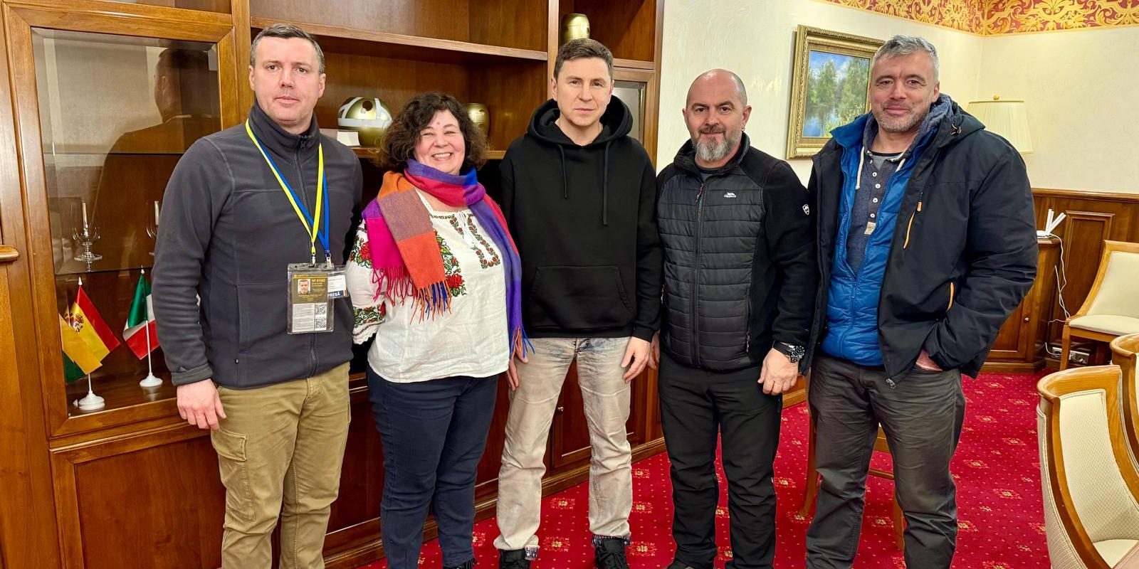 Consilierul lui Zelenski explică la TVR miza războiului pentru România Mihailo Podolyak, consilier al președintelui ucrainean Volodimir Zelenski, a oferit un interviu pentru Televiziunea Română (TVR) în care a abordat aspecte cruciale legate de conflictul din Ucraina și implicațiile acestuia pentru România