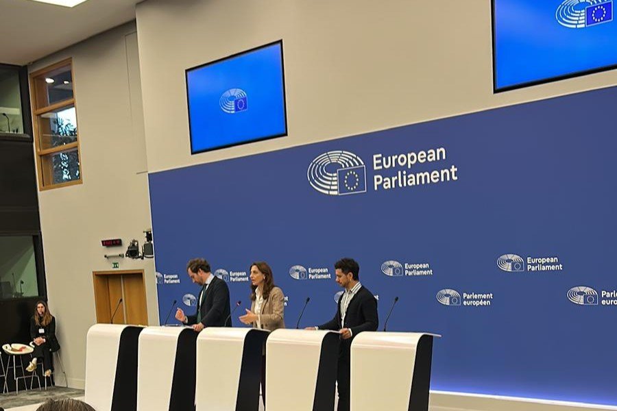 Deficitul de locuințe din Europa: Parlamentul European cere soluții urgente și investiții masive Criza locuințelor din Uniunea Europeană este pe agenda europarlamentarilor, care au adoptat un raport ce vizează măsuri concrete pentru a aborda această problemă