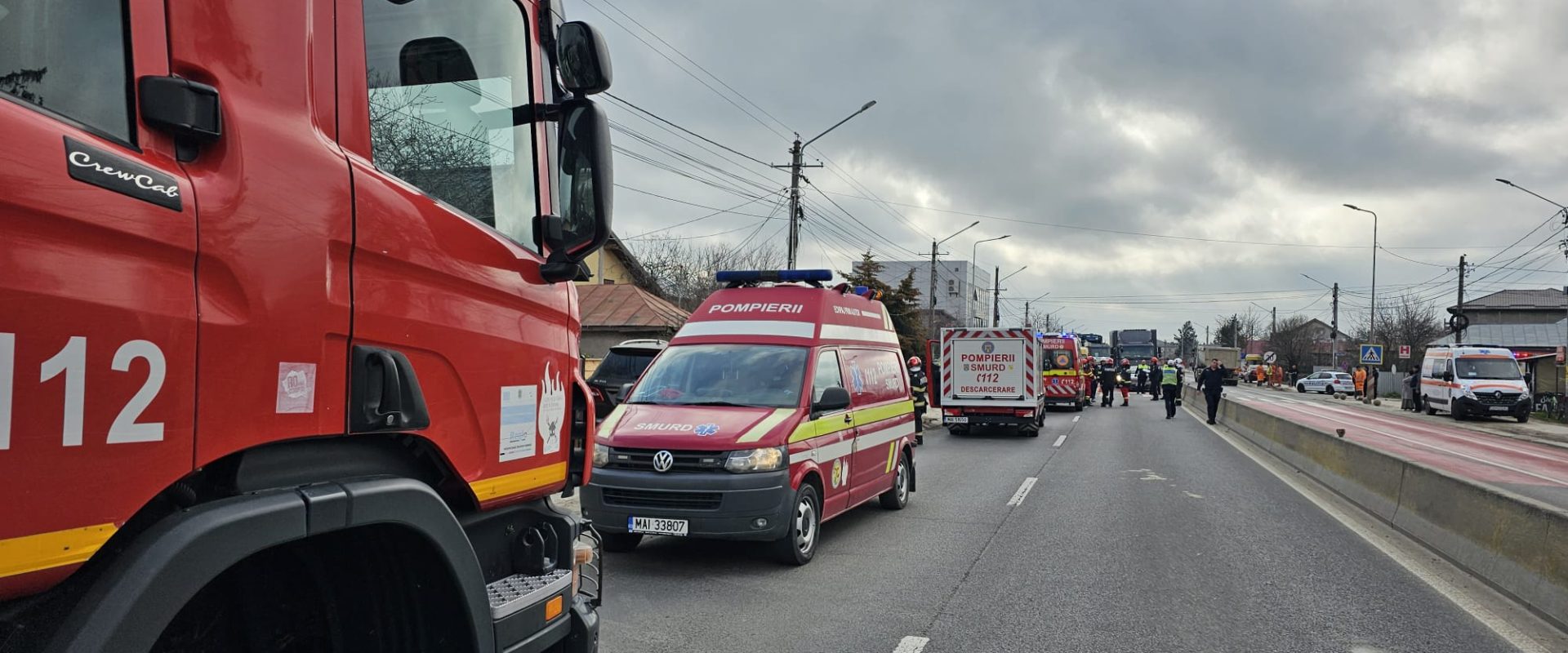 Un accident grav a implicat un microbuz școlar și un camion în Dâmbovița: cinci răniți și Planul Roșu de Intervenție activat Tărtășești, Dâmbovița – Un accident rutier grav a avut loc vineri dimineață în localitatea Tărtășești, județul Dâmbovița, după ce un microbuz școlar și un autocamion s-au ciocnit