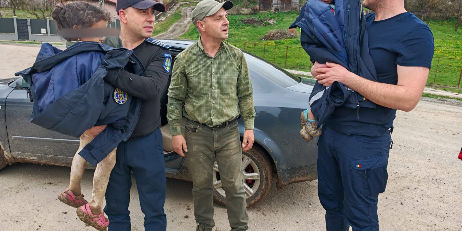 Două fetițe dispărute în Târnăveni, găsite în siguranță Două fetițe, Rebeca și Melisa, date dispărute în cursul zilei de duminică din Târnăveni, județul Mureș, au fost găsite