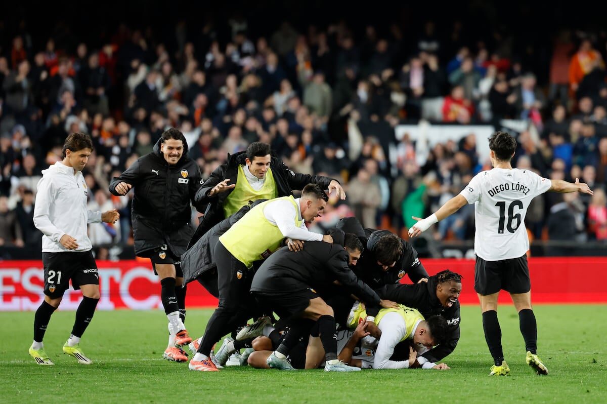 Valencia, salvată in extremis de orgoliu: Remontada dramatică pe Mestalla Valencia a trăit o seară de poveste pe teren propriu, reușind o revenire spectaculoasă în fața celor de la Alavés