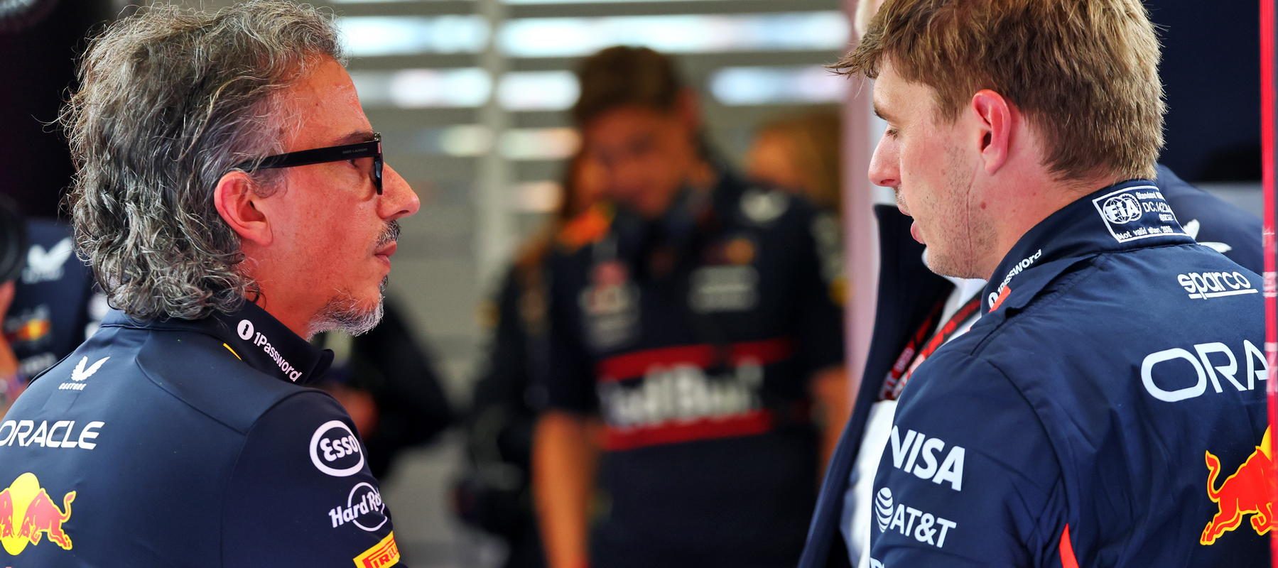 Red Bull, în criză la Shanghai: Mekies, „evacuat” rapid după un weekend de coșmar Shanghai, China – Weekendul de Formula 1 de la Marele Premiu al Chinei a fost unul de uitat pentru echipa Red Bull, iar consecințele s-au văzut imediat