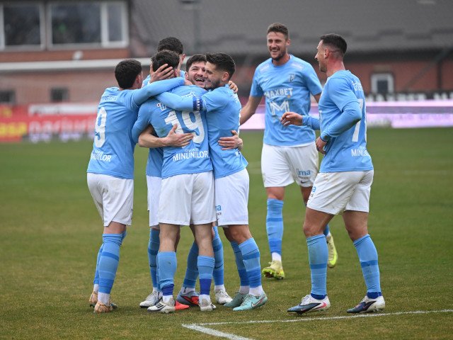 Voluntari, victorie categorică în fața Chindiei Târgoviște FC Voluntari a obținut o victorie clară, scor 5-1, în meciul disputat acasă împotriva echipei Chindia Târgoviște