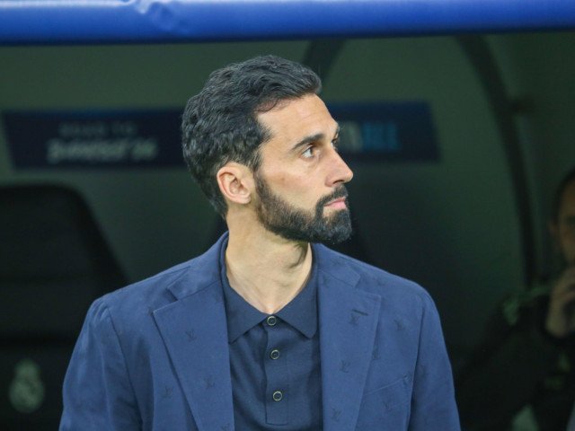 Arbeloa, după victoria categorică a Realului: „Am arătat cine suntem” Real Madrid a reușit o performanță impresionantă, zdrobind Manchester City cu un categoric 3-0 într-un meci amical