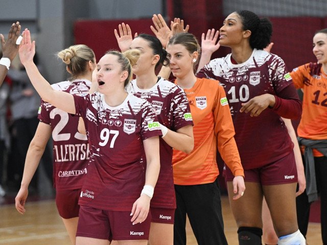 Rapid București înfruntă Viborg în ”sferturile” European League Rapid București începe, sâmbătă, aventura din ”sferturile” EHF European League, în deplasare, contra echipei daneze Viborg