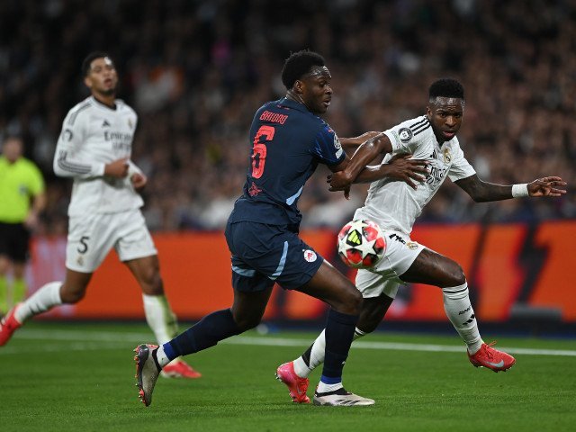 55 de milioane de euro pentru transferul dorit de Cristi Chivu Internaționalul român Cristi Chivu, antrenorul echipei de tineret a Inter Milano, ar putea primi în curând un ajutor important pentru întărirea lotului