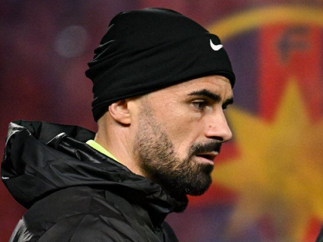 Vali Crețu, reacție acidă după demisia lui Charalambous de la FCSB Fostul fundaș al celor de la FCSB, Vali Crețu, a reacționat vehement la aflarea veștii că Elias Charalambous, antrenorul principal al echipei, și-a prezentat demisia
