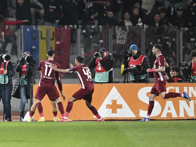 Ilie Dumitrescu, impresionat de Cordea după „U” Cluj – CFR Cluj: „L-am văzut foarte bine în meciul ăsta” Fostul mare fotbalist și analist sportiv, Ilie Dumitrescu, a avut cuvinte de laudă pentru Andrei Cordea, jucătorul Universității Cluj, după meciul cu CFR Cluj