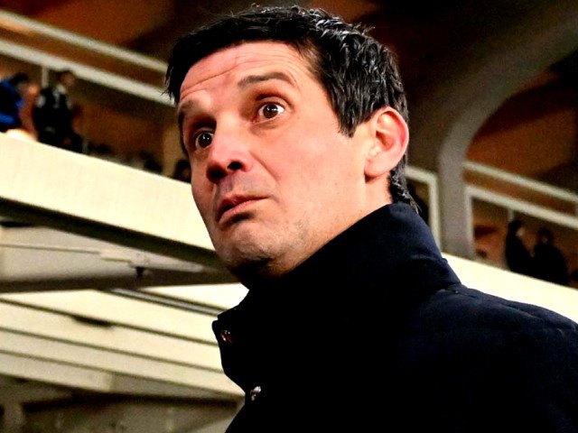 Chivu, gata de întoarcerea la Inter: „Sunt disperat!” Fostul fundaș român Cristi Chivu pare hotărât să facă pasul către o nouă etapă a carierei sale, de data aceasta pe banca tehnică a echipei Inter Milano