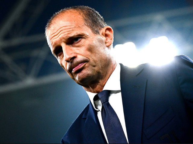 Allegri refuză Real Madrid: Juventus, prioritatea momentului Antrenorul italian Massimiliano Allegri a respins oferta venită din partea clubului Real Madrid, alegând să rămână la Juventus Torino