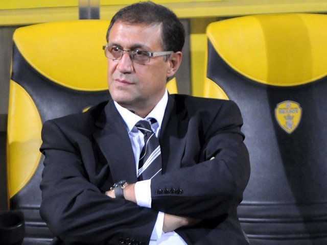 Rodion Cămătaru alege înlocuitorul lui Louis Munteanu pentru barajul cu Turcia Fostul mare fotbalist Rodion Cămătaru a identificat un posibil înlocuitor pentru Louis Munteanu în perspectiva meciului de baraj cu Turcia