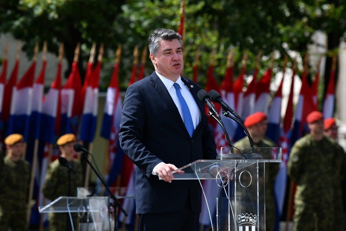 Croația suspendă summitul regional din cauza unor declarații ale președintelui sârb Președintele Croației, Zoran Milanovic, a decis să anuleze summitul anual al Balcanilor de Vest, programat pentru luna mai