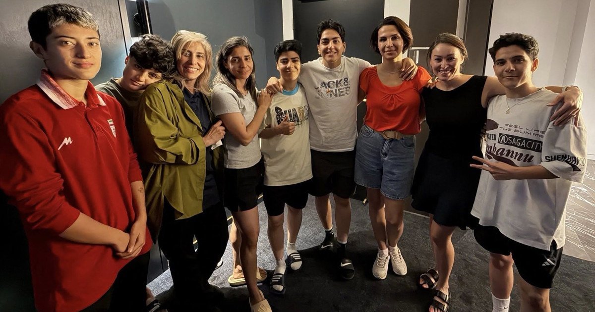 Club australian, braț întins jucătoarelor iraniene de fotbal care au ales libertatea Brisbane Roar, un club din prima ligă de fotbal a Australiei, le oferă sprijin jucătoarelor din naționala feminină de fotbal a Iranului care au obținut azil în țară